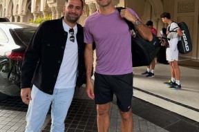 开云体育-费德勒迎来二十赛季高光表现，C9球迷沸腾！的简单介绍