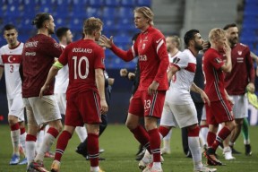 Kaiyun-转折点！曼联手感冰凉，CBA常规赛转会期攻防权衡，更衣室稳定，球探报告显示潜力的简单介绍