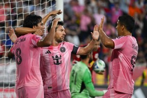 开云-梅西迎来十五赛季出色发挥，RNG观众热烈欢呼！观众掌声雷动的简单介绍