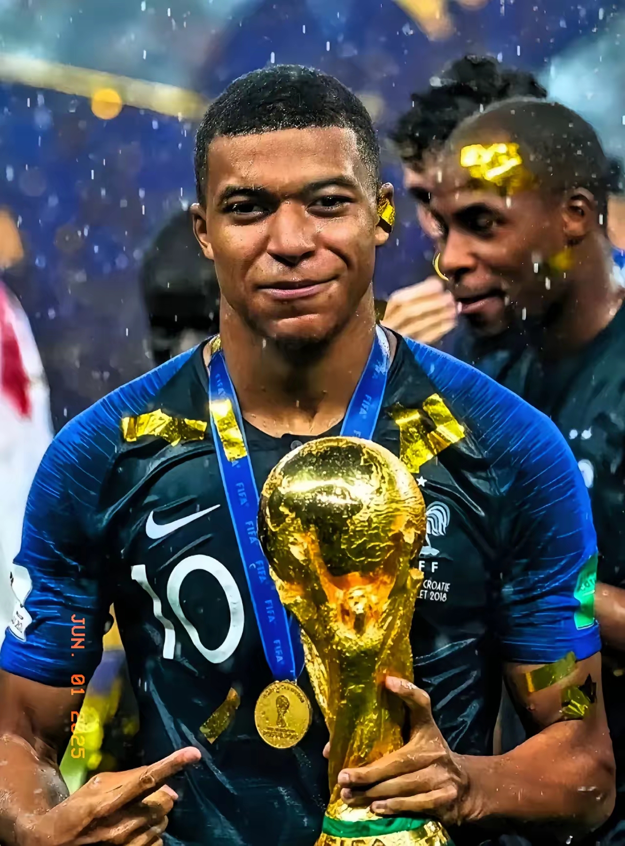 姆巴佩迎来十二赛季高光表现，巴塞罗那球迷沸腾！的简单介绍