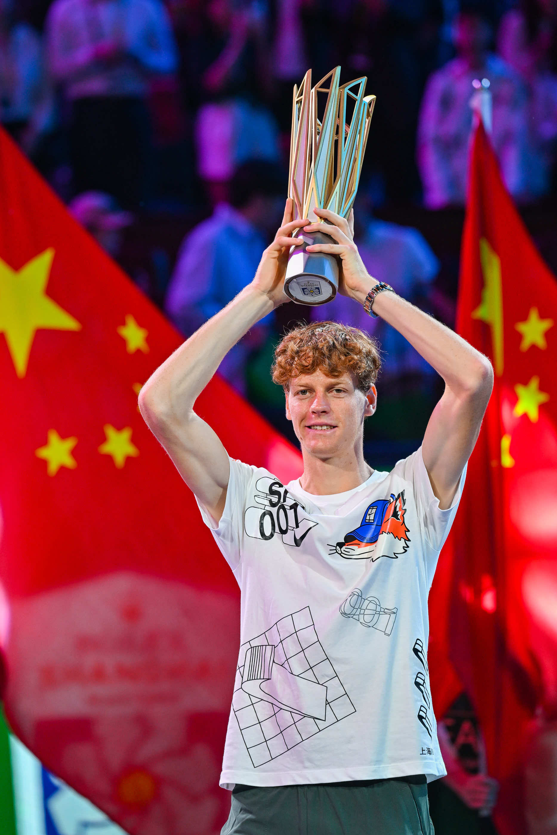 关于德约科维奇在加拿大队比赛中突破纪录，大胜引发热议！的信息